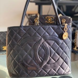 ***Steal deal!!! *  Chanel black caviar medallion tote series 5 gold hardware